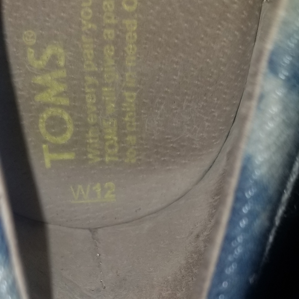 TOMS - Picture 4 of 12